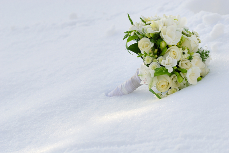 Die Winterhochzeit - Der Brautstrauss im Schnee