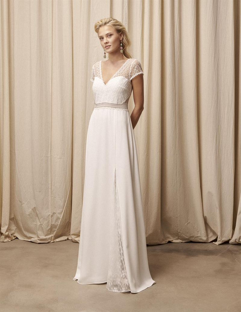 Zauberhafte Brautkleider von Rembo Styling aus der Kollektion 2021 - Rembo Styling brautkleid kollektion 2021 Surprise Me front