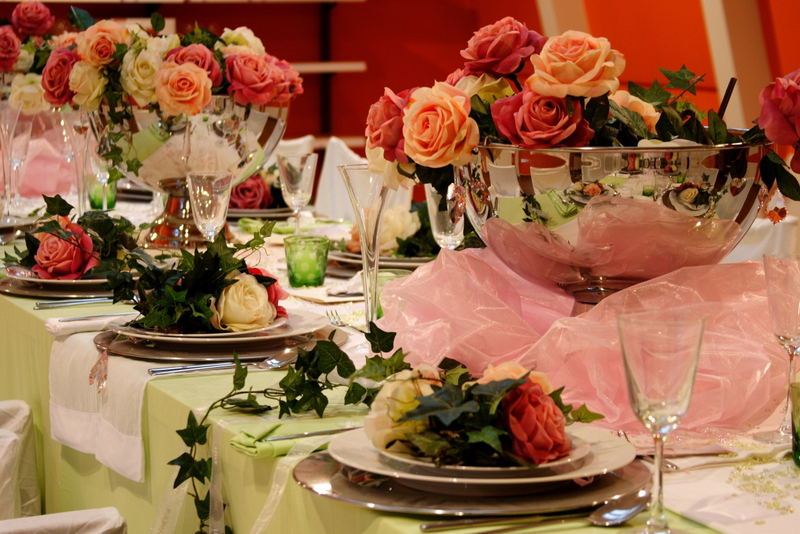 Tischdeko: Inspirationen für die Hochzeitsfeier - Florale Tischdekoration