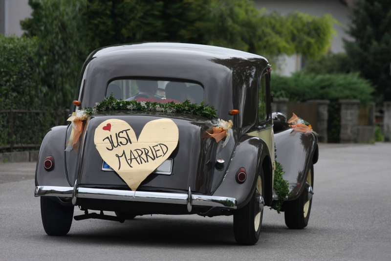 Hochzeitsfahrzeuge und Kutschen - Klassisches Hochzeitsauto