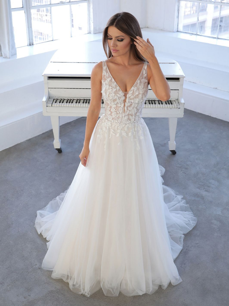 Enzoani Brautkleider aus der Kollektion 2021 - enzoani brautkleid kollektion Blue Niva front