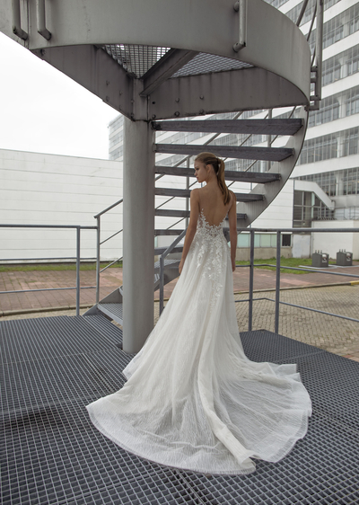 Wunderschöne Brautkleider 2021 aus den Kollektionen Modeca, Le Papillion und Modeca Curves - le papillon by modeca brautkleid kollektion 2021 Liara back